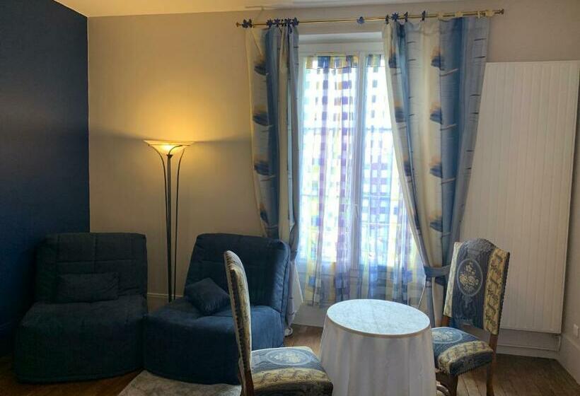 Номер Стандарт Вид на Сад, Gîtes Du Domaine D Auxonnettes L&j Evenements