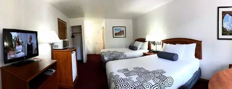 デラックスルーム, Austin S Chuckwagon Motel