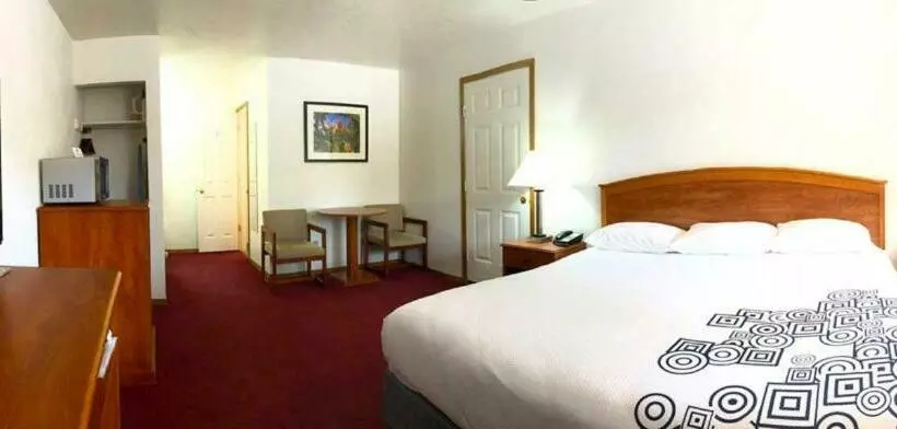キングサイズベッドのスタンダードルーム, Austin S Chuckwagon Motel