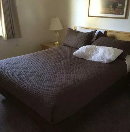 バンガローの２ベッドスタンダードルーム, Austin S Chuckwagon Motel