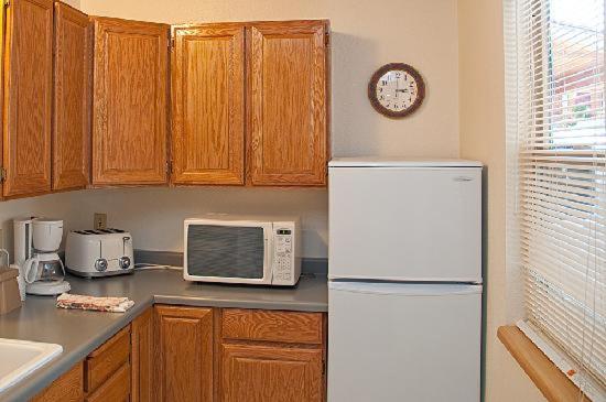 بنجلو قياسى غرفتين نوم, Austin S Chuckwagon Motel