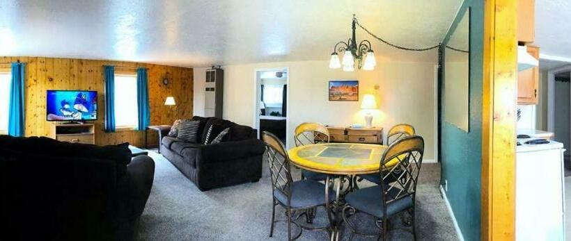 Family Suite, Austin S Chuckwagon Motel