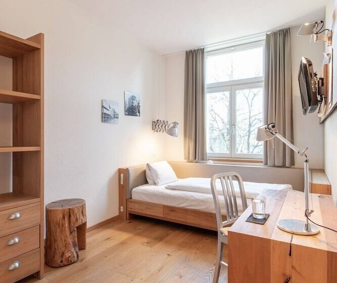 标准单人间, Alpenblick Bern  Kind Of A