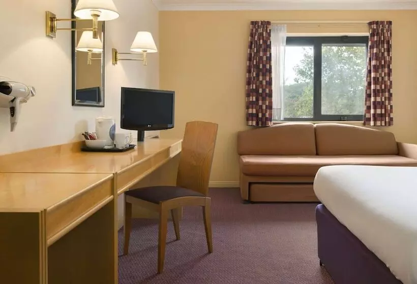 ダブルベッドスタンダードルーム, Days Inn Taunton