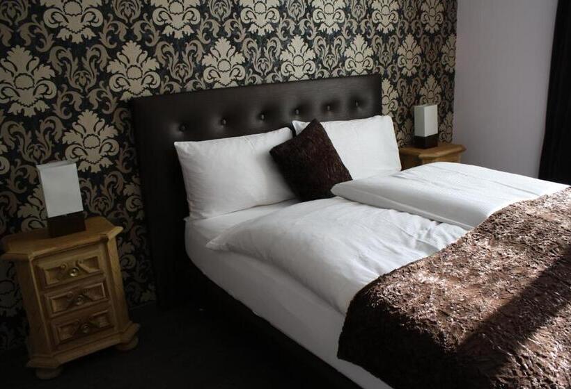 Номер Стандарт, De La Gare