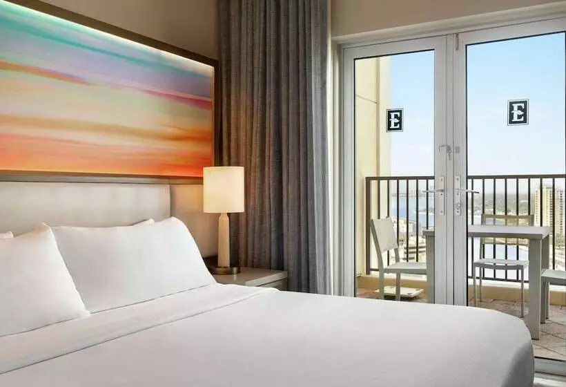 ダブルベッドスタンダードルーム, Embassy Suites By Hilton Tampa Downtown Convention Center