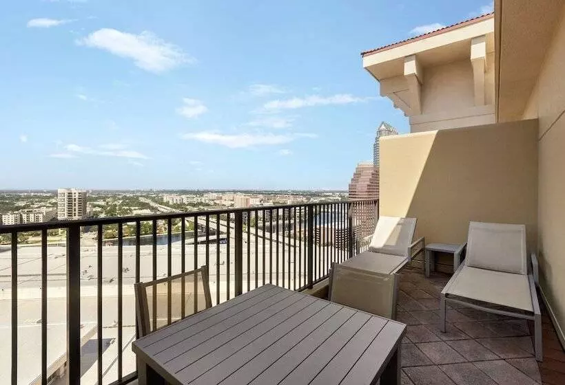 ダブルベッドスタンダードルーム, Embassy Suites By Hilton Tampa Downtown Convention Center