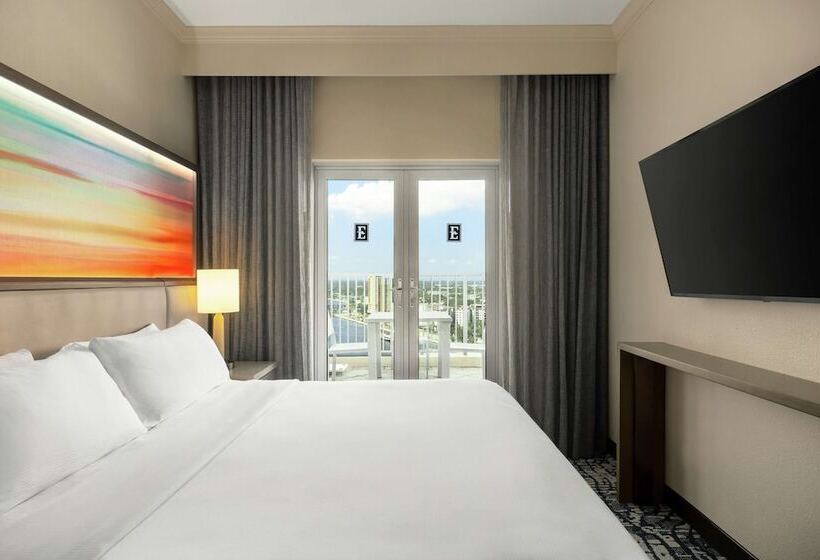 스탠다드 룸 더블 침대, Embassy Suites By Hilton Tampa Downtown Convention Center