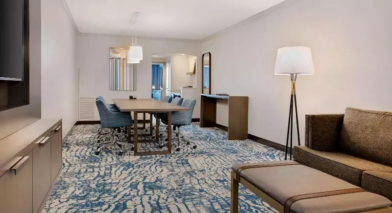 スイート, Embassy Suites By Hilton Tampa Downtown Convention Center