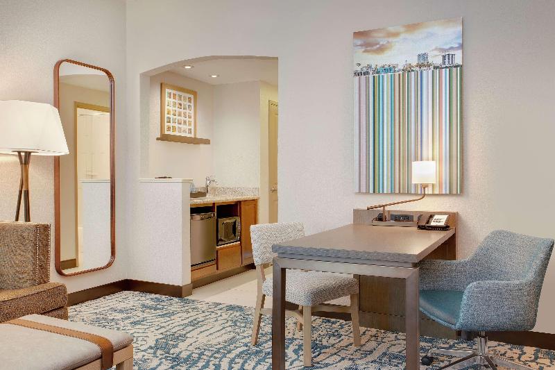스위트 킹사이즈 침대, Embassy Suites By Hilton Tampa Downtown Convention Center
