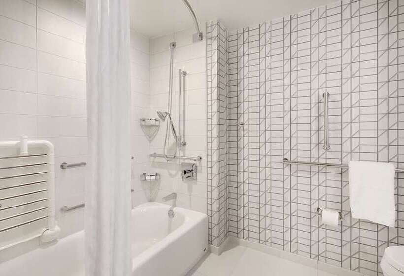 스탠다드 룸, Embassy Suites By Hilton Tampa Downtown Convention Center