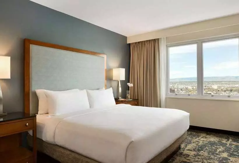 キングサイズベッドのスタンダードルーム, Embassy Suites By Hilton Tucson Paloma Village