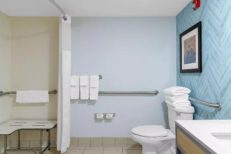 キングサイズベッドのスイートルーム, Hilton Garden Inn Fredericksburg