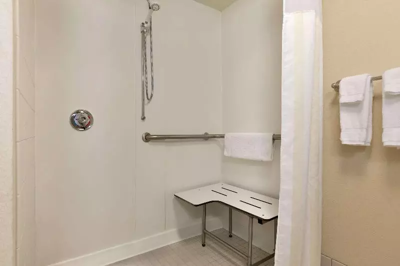 キングサイズベッドのスイートルーム, Hilton Garden Inn Fredericksburg