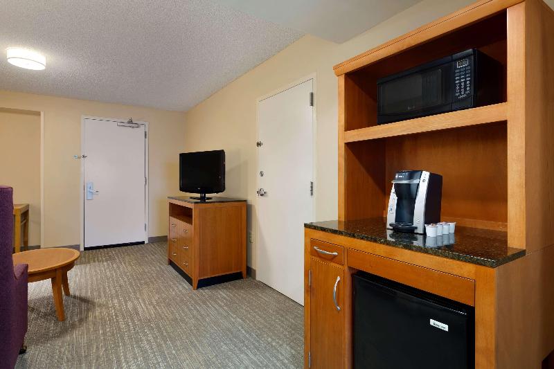 带大床的套房, Hilton Garden Inn Fredericksburg