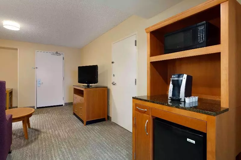 キングサイズベッドのスイートルーム, Hilton Garden Inn Fredericksburg