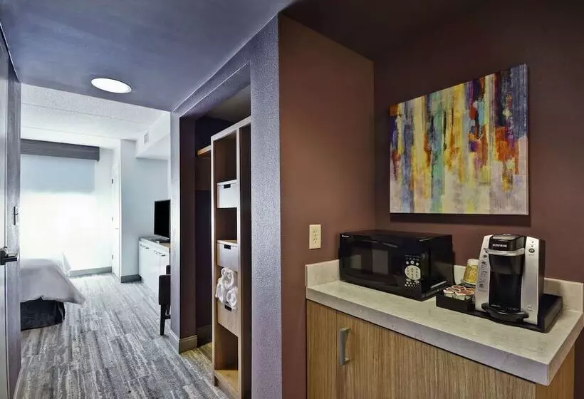 سوییت جونیور, Hilton Garden Inn Panama City