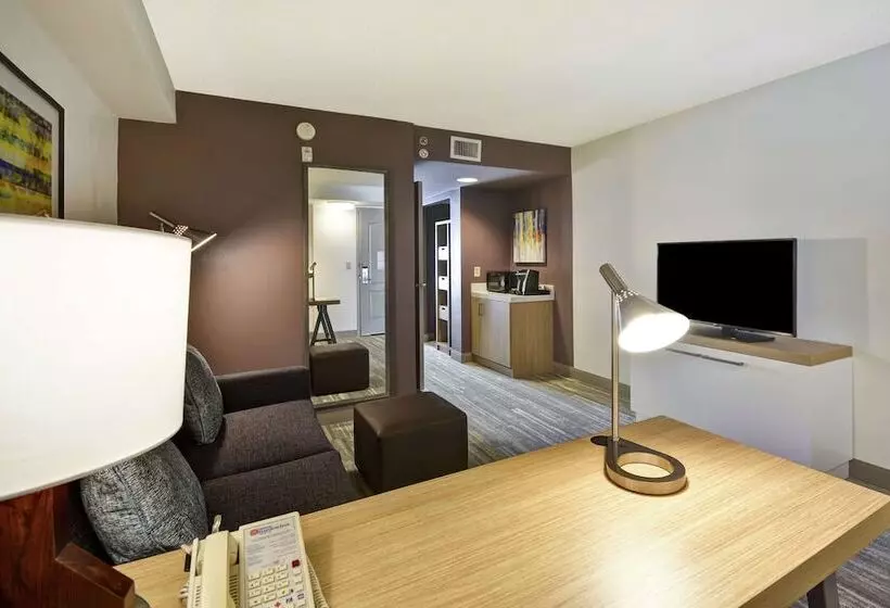 سوییت جونیور, Hilton Garden Inn Panama City