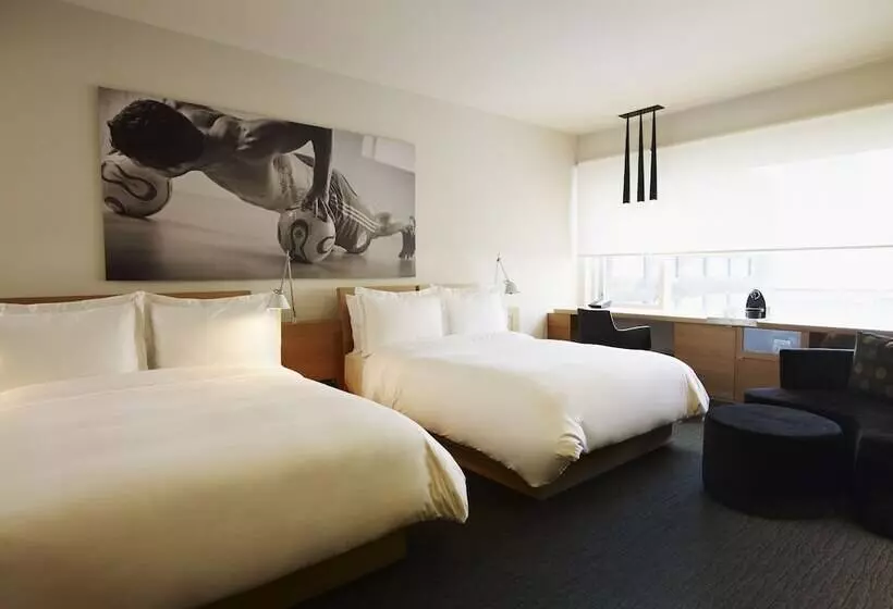 اتاق لوکس, Le Germain Hotel Maple Leaf Square