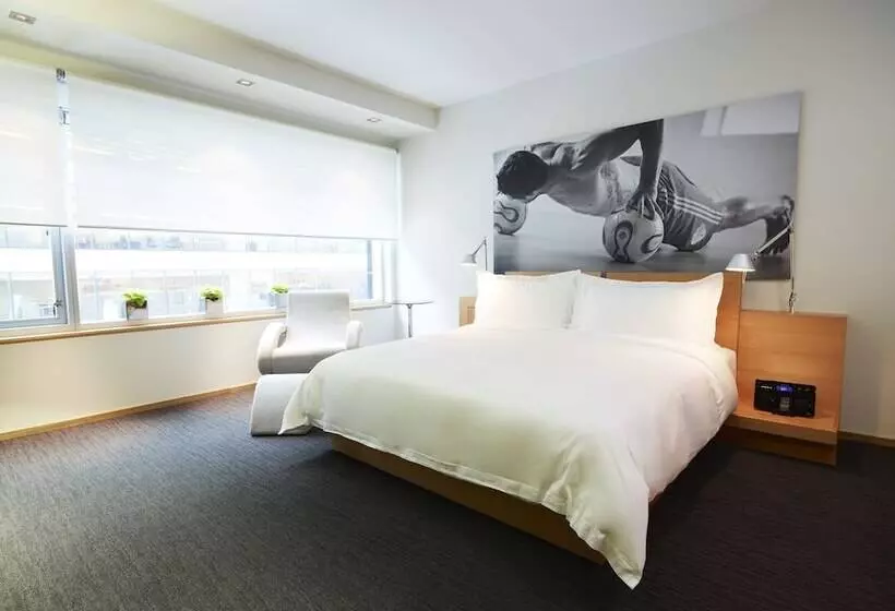 سوییت, Le Germain Hotel Maple Leaf Square
