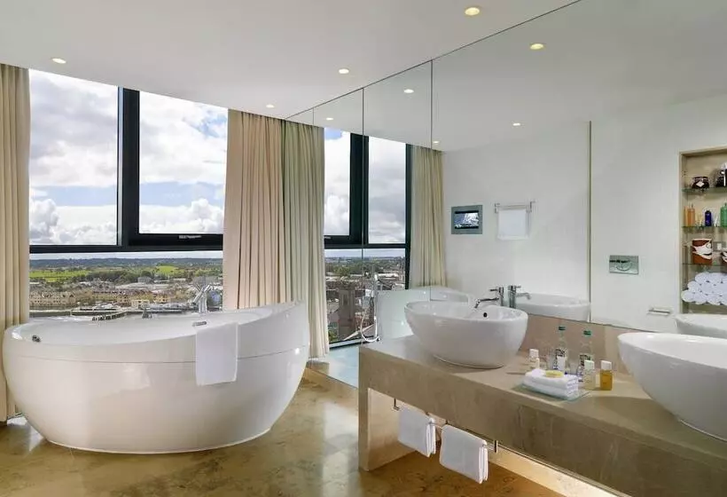 سوئیت پرزیدنت, Sheraton Athlone