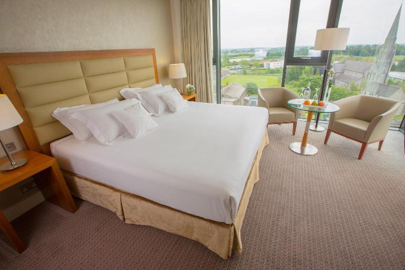 Номер Клуб Кровать Кинг, Sheraton Athlone