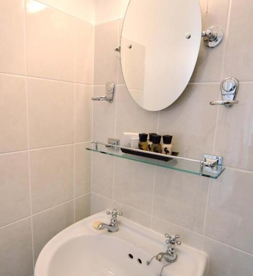 חדר סטנדרט נוף לגינה, Sweeney Hall