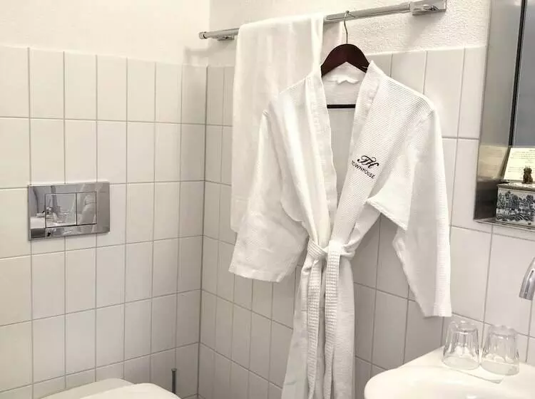 اتاق راحتی, Townhouse Boutique