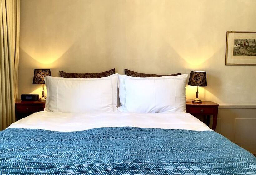 اتاق راحتی, Townhouse Boutique