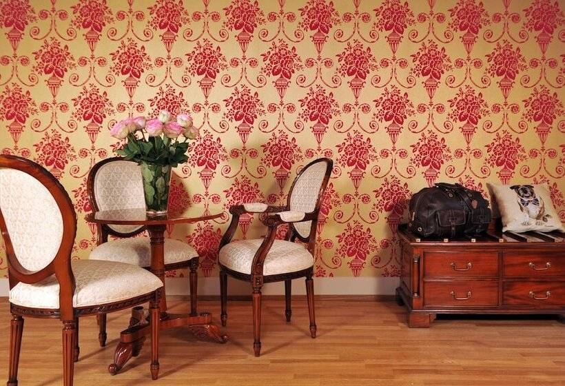 سوییت جونیور, Townhouse Boutique