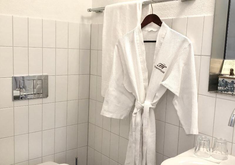 اتاق راحتی, Townhouse Boutique