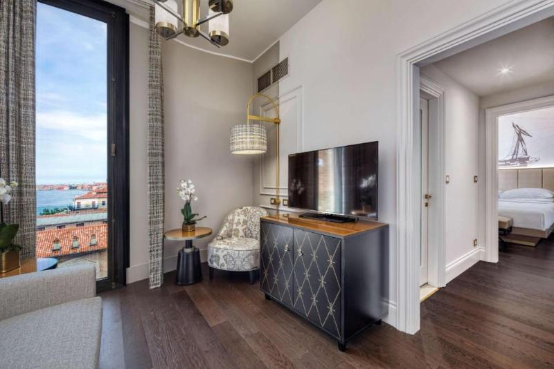 اتاق کلاسیک, Townhouse Boutique