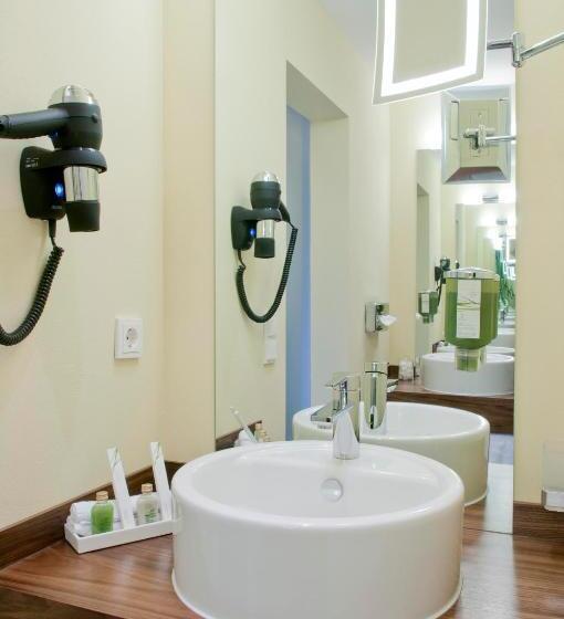 Comfort room with balcony, Upstalsboom Vareldangast