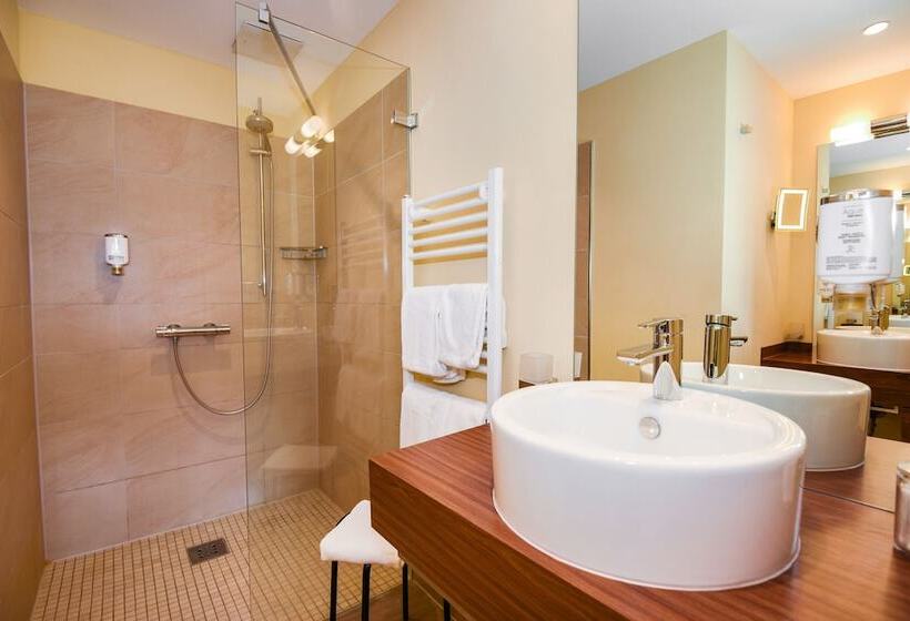 Comfort room with balcony, Upstalsboom Vareldangast