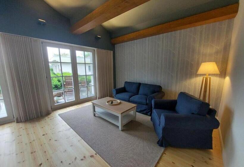 جناح, Waldhaus Prieros