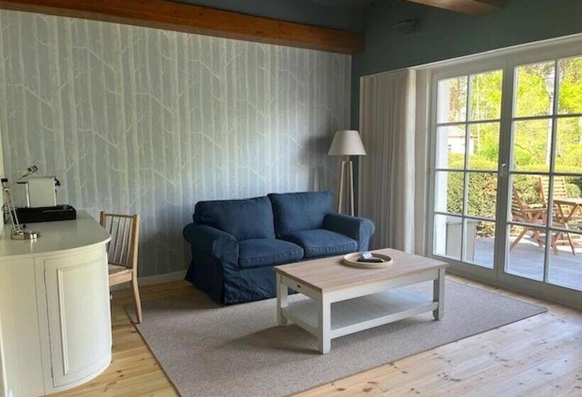 جناح, Waldhaus Prieros