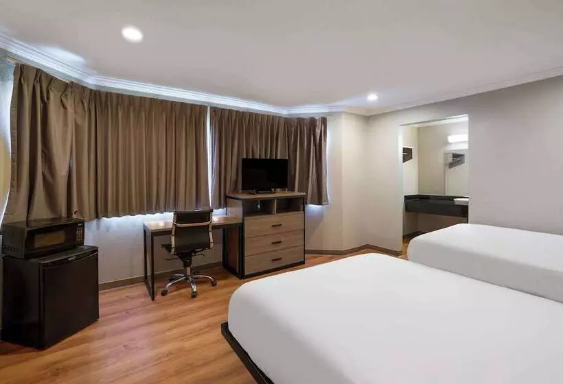 ２ダブルベッドのスタンダードルーム, Econo Lodge Vallejo Fairgrounds