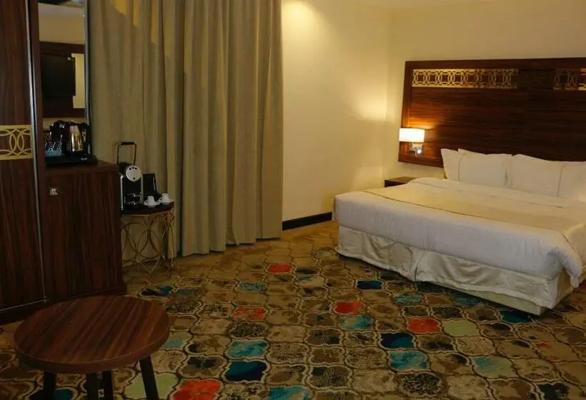 Deluxe-huone King-vuode, Central Park Hotel Bisha