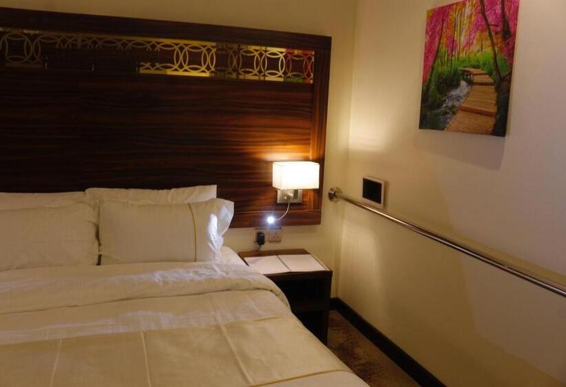 Номер Deluxe Кровать Кинг, Central Park Hotel Bisha