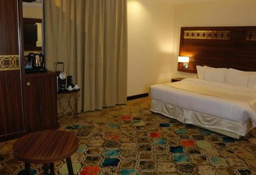 Deluxe-huone King-vuode, Central Park Hotel Bisha