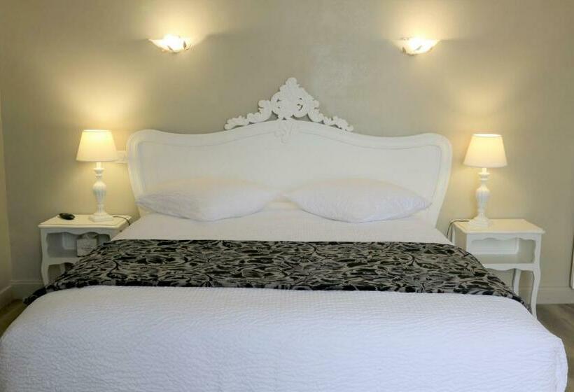 スタンダードルーム, Hostellerie La Bruyere