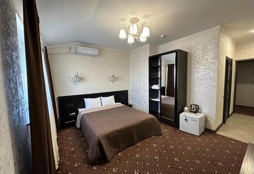 اتاق لوکس, Merry Club