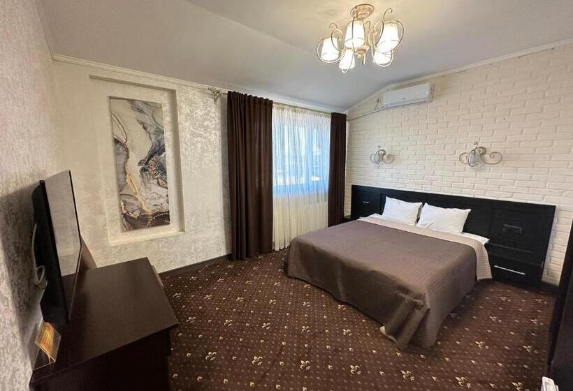 اتاق لوکس, Merry Club