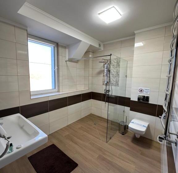 اتاق لوکس چهار تخته, Merry Club