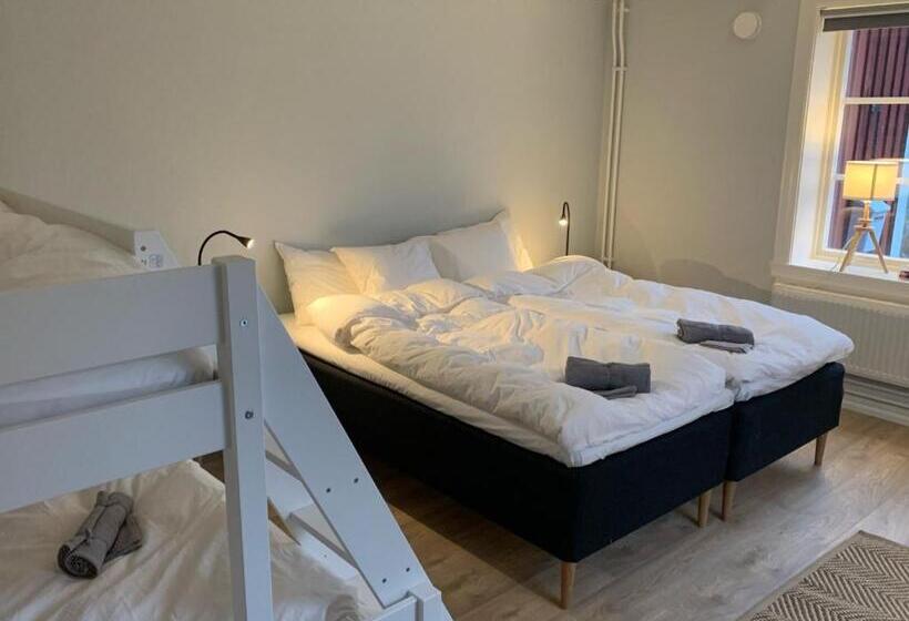 Quarto Familiar Banheiro Compartilhado, Segerstadsby Gårdshotell Ab