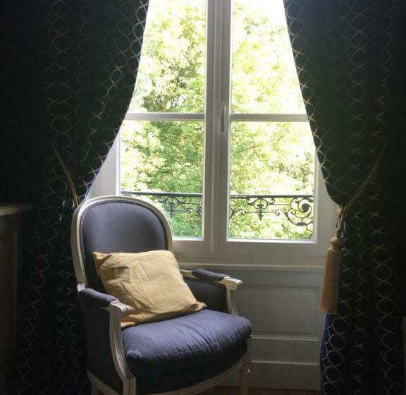 Номер Стандарт с Балконом, Château De Corcelle Chambres Et Table D Hôtes