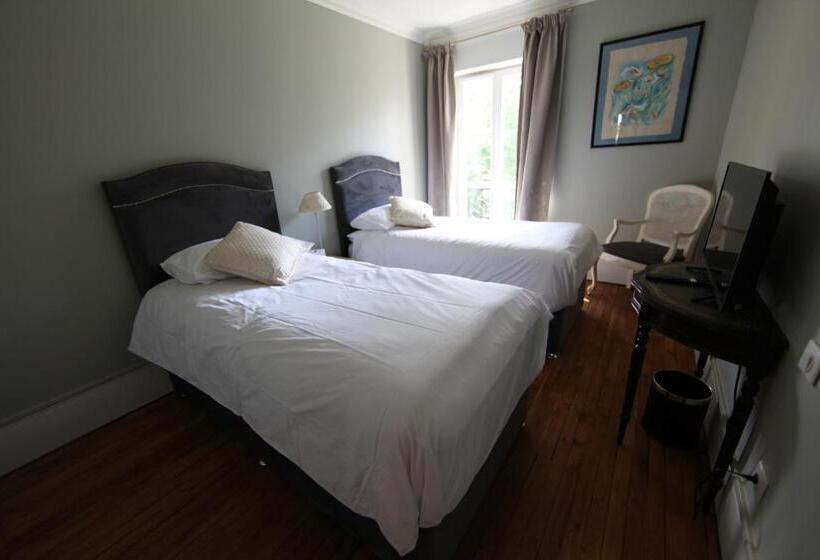 Семейный Номер, Château De Corcelle Chambres Et Table D Hôtes