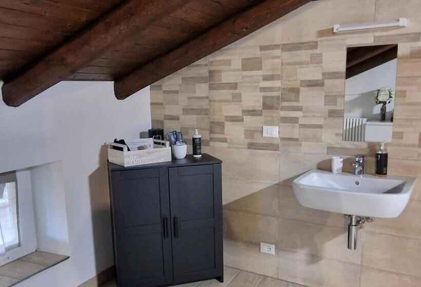 חדר משפחתי נוף לגינה, La Tana Dei Corgi