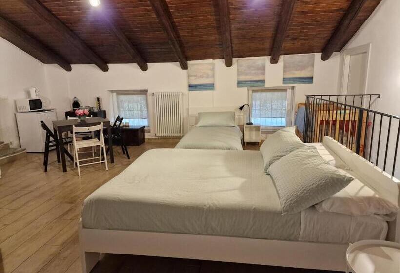 חדר משפחתי נוף לגינה, La Tana Dei Corgi