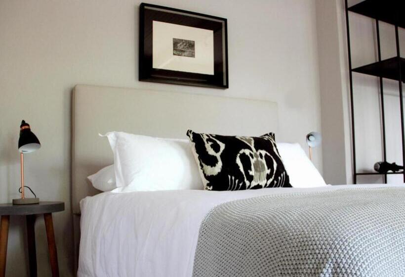 إستوديو قياسى, White Light The Rooms   Adults Only